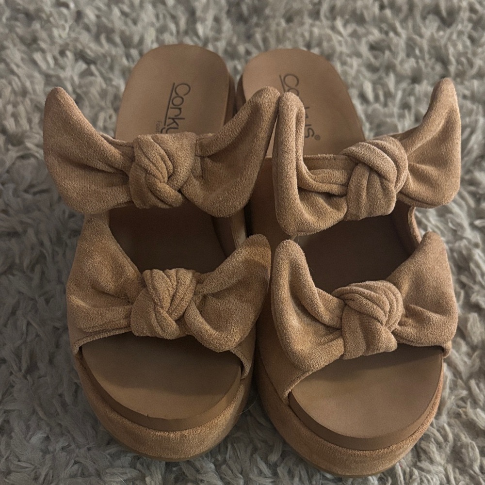 Corkys Tan Platform Sandals with Bow